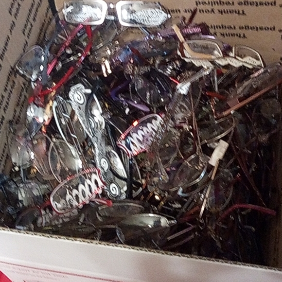 Designer eyeglass frames - Picture 2 of 2